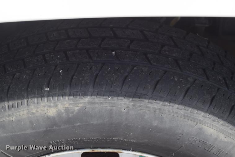 image for item L2514 2008 Chevrolet Colorado pickup truck