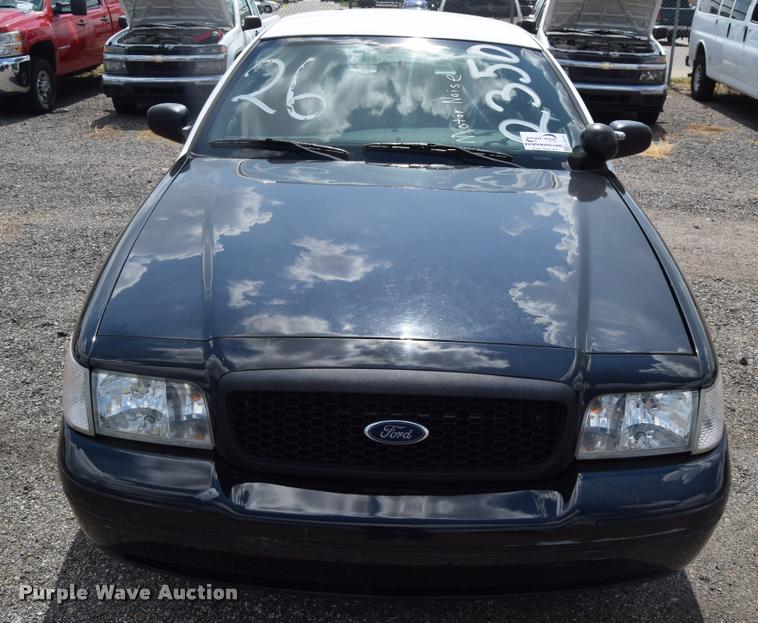 image for item L2515 2011 Ford Crown Victoria Police Interceptor
