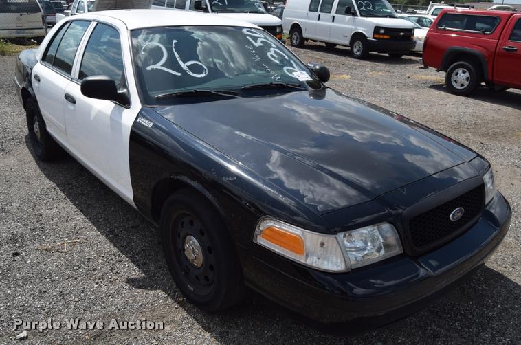 image for item L2515 2011 Ford Crown Victoria Police Interceptor