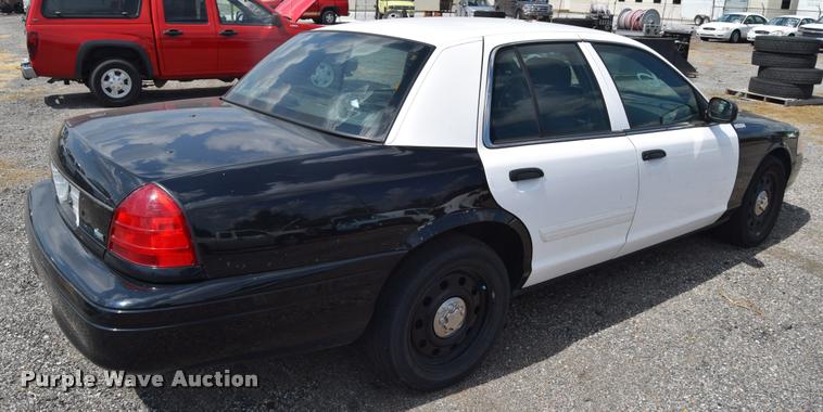 image for item L2515 2011 Ford Crown Victoria Police Interceptor