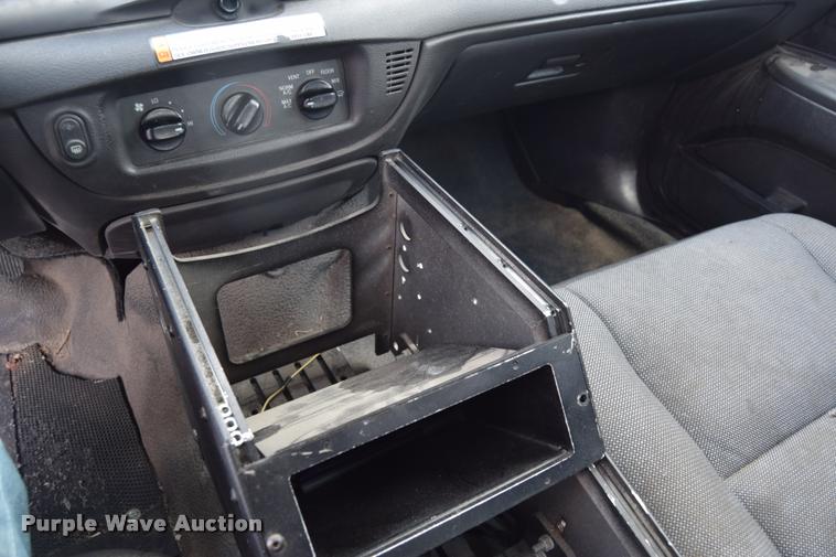 image for item L2515 2011 Ford Crown Victoria Police Interceptor