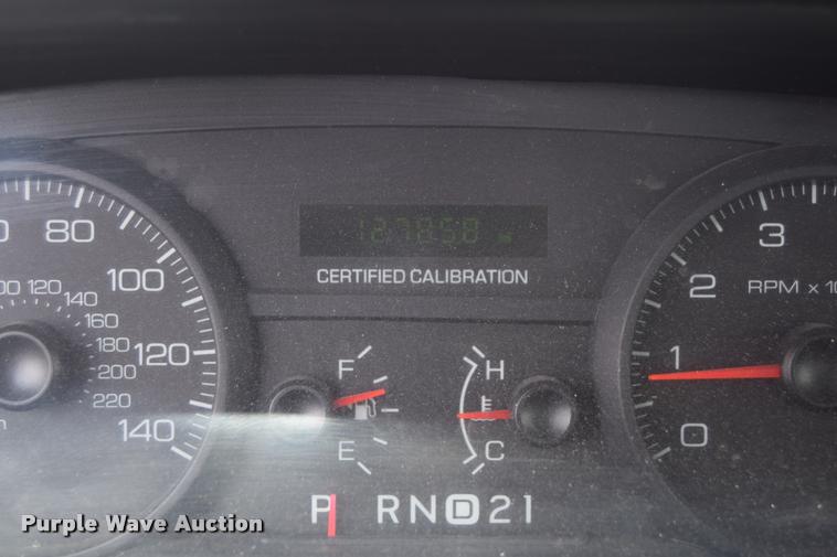 image for item L2515 2011 Ford Crown Victoria Police Interceptor