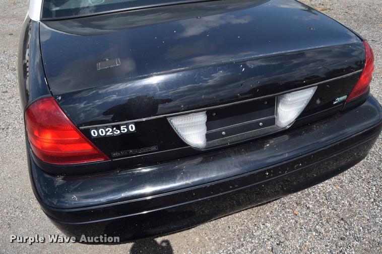 image for item L2515 2011 Ford Crown Victoria Police Interceptor