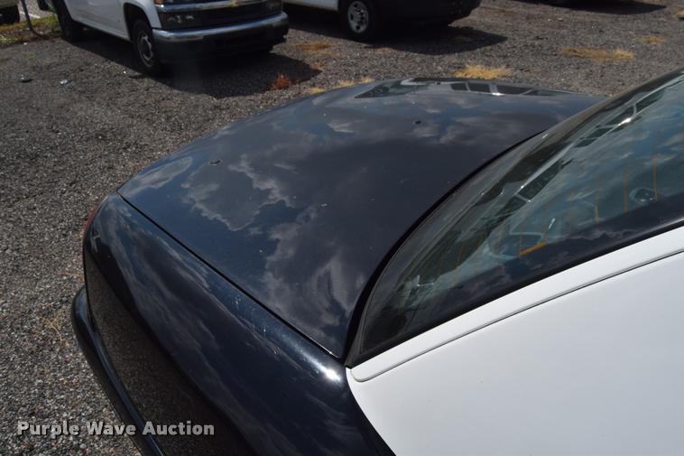 image for item L2515 2011 Ford Crown Victoria Police Interceptor