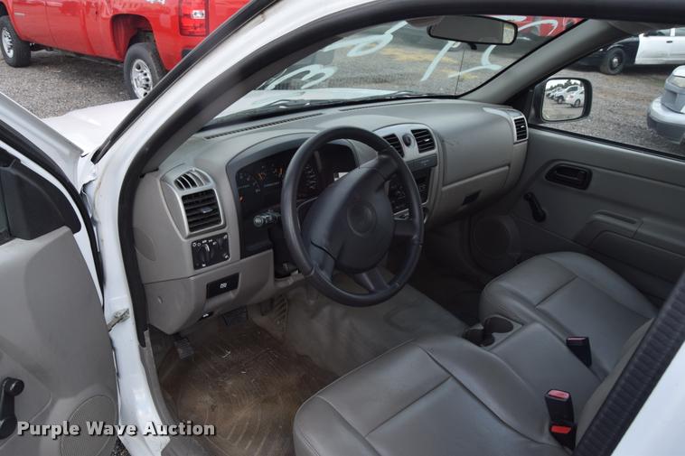 image for item L2516 2007 Chevrolet Colorado Ext. Cab pickup truck