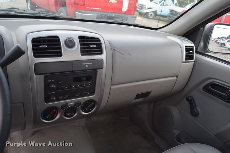 image for item L2516 2007 Chevrolet Colorado Ext. Cab pickup truck