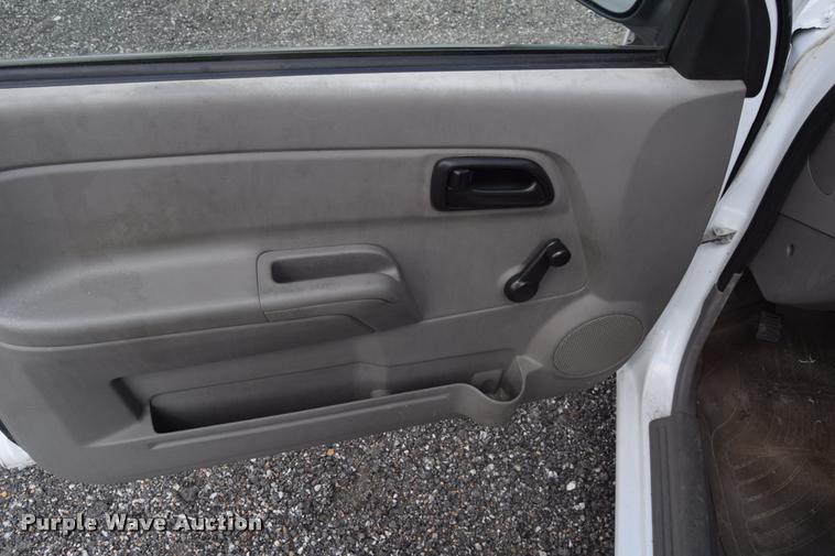 image for item L2516 2007 Chevrolet Colorado Ext. Cab pickup truck