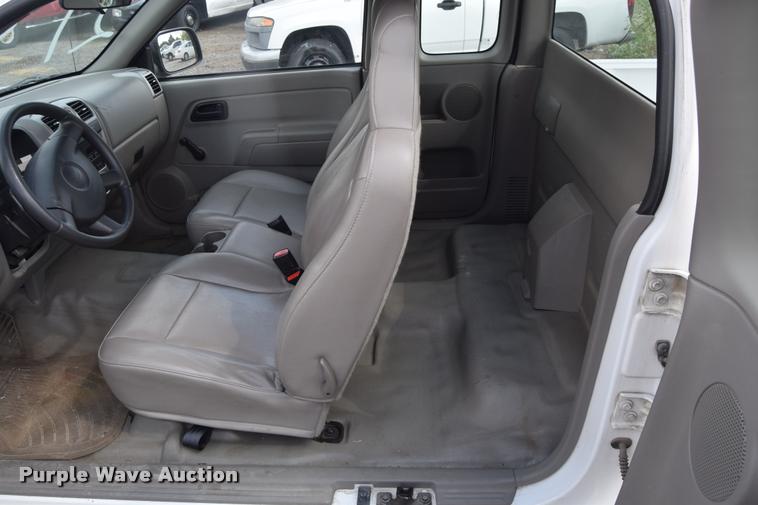 image for item L2516 2007 Chevrolet Colorado Ext. Cab pickup truck