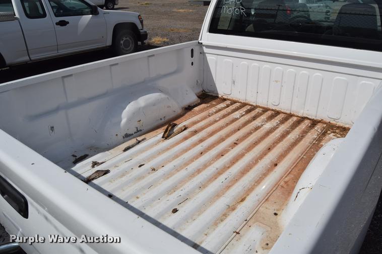 image for item L2516 2007 Chevrolet Colorado Ext. Cab pickup truck