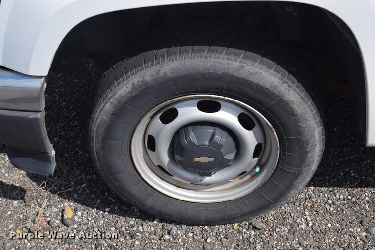 image for item L2516 2007 Chevrolet Colorado Ext. Cab pickup truck