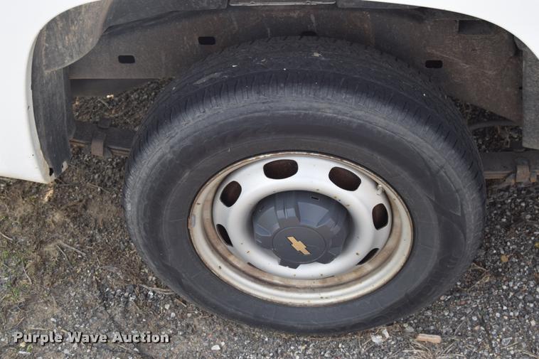 image for item L2516 2007 Chevrolet Colorado Ext. Cab pickup truck