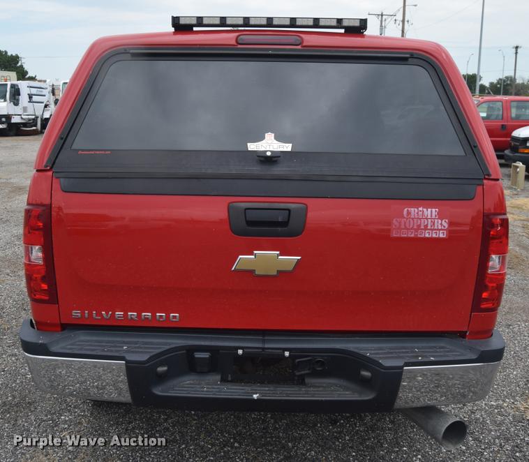 image for item L2517 2008 Chevrolet Silverado 2500HD Crew Cab pickup truck