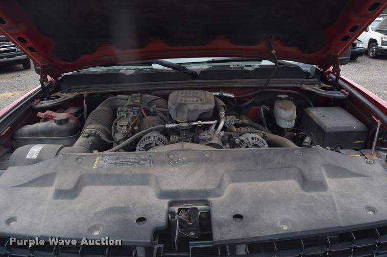 image for item L2517 2008 Chevrolet Silverado 2500HD Crew Cab pickup truck