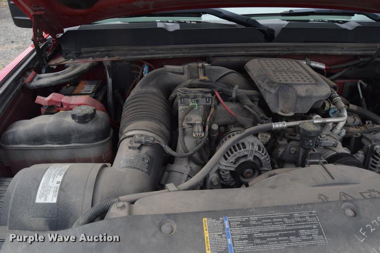 image for item L2517 2008 Chevrolet Silverado 2500HD Crew Cab pickup truck