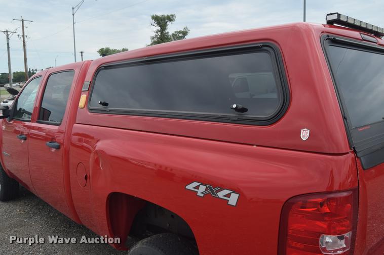 image for item L2517 2008 Chevrolet Silverado 2500HD Crew Cab pickup truck