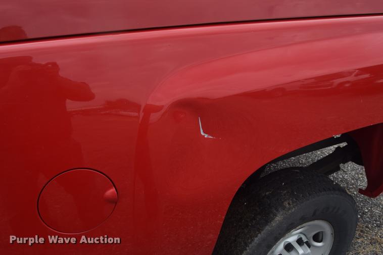 image for item L2517 2008 Chevrolet Silverado 2500HD Crew Cab pickup truck