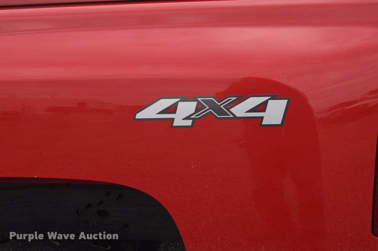 image for item L2517 2008 Chevrolet Silverado 2500HD Crew Cab pickup truck