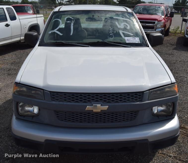 image for item L2518 2005 Chevrolet Colorado pickup truck