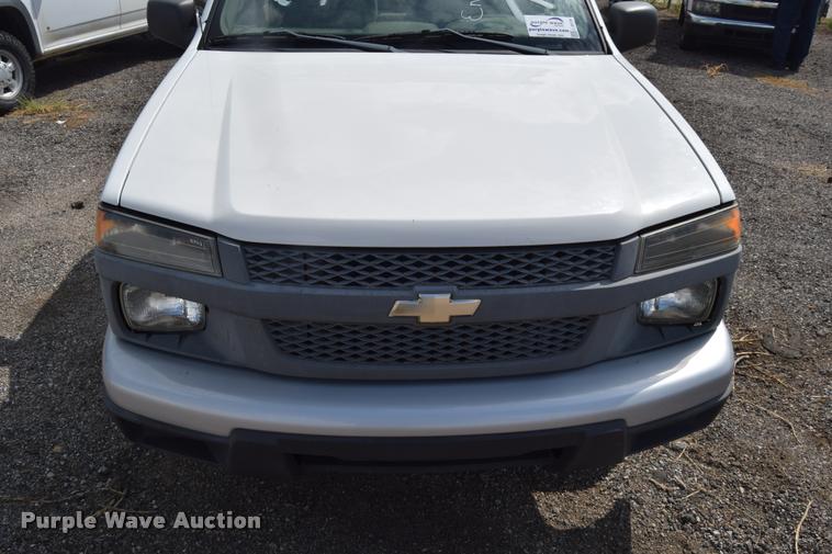 image for item L2518 2005 Chevrolet Colorado pickup truck