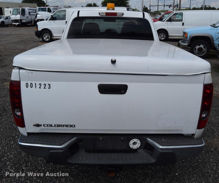 image for item L2519 2006 Chevrolet Colorado Ext. Cab pickup truck