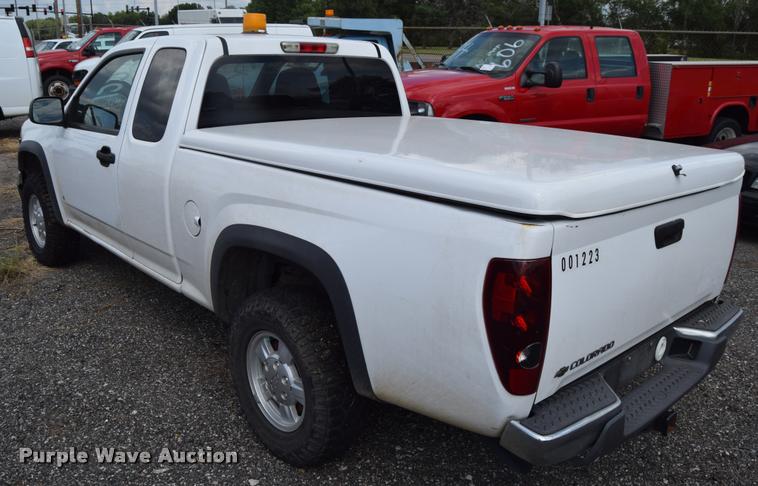 image for item L2519 2006 Chevrolet Colorado Ext. Cab pickup truck