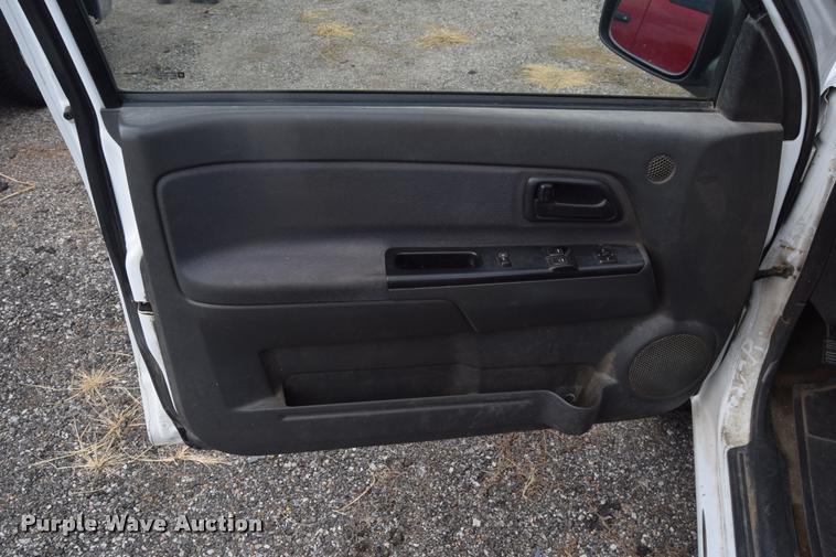 image for item L2519 2006 Chevrolet Colorado Ext. Cab pickup truck