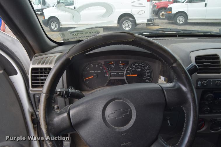 image for item L2519 2006 Chevrolet Colorado Ext. Cab pickup truck