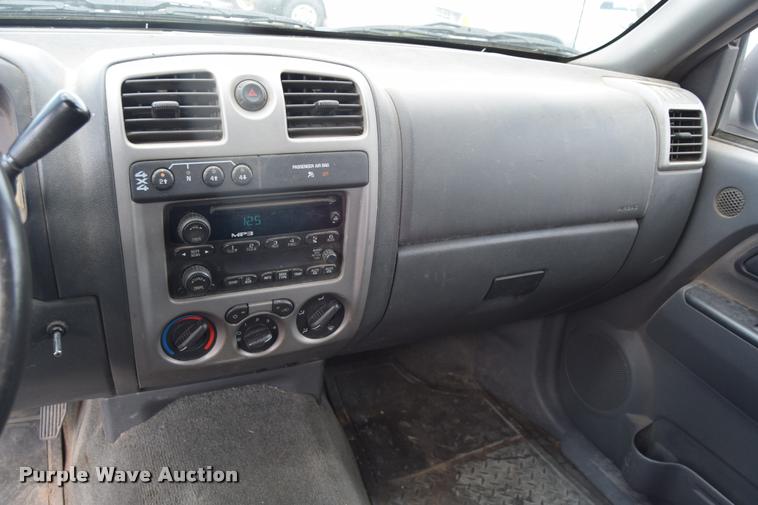 image for item L2519 2006 Chevrolet Colorado Ext. Cab pickup truck