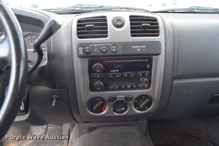 image for item L2519 2006 Chevrolet Colorado Ext. Cab pickup truck