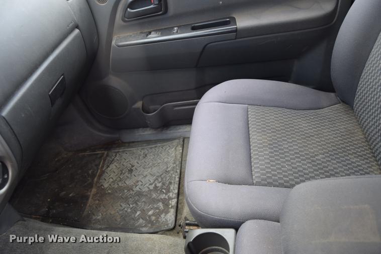 image for item L2519 2006 Chevrolet Colorado Ext. Cab pickup truck