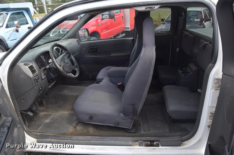 image for item L2519 2006 Chevrolet Colorado Ext. Cab pickup truck