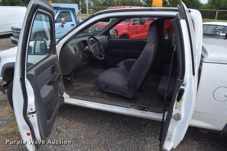 image for item L2519 2006 Chevrolet Colorado Ext. Cab pickup truck