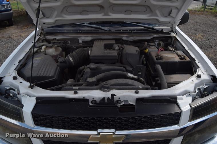 image for item L2519 2006 Chevrolet Colorado Ext. Cab pickup truck