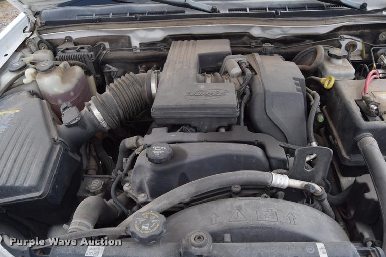 image for item L2519 2006 Chevrolet Colorado Ext. Cab pickup truck