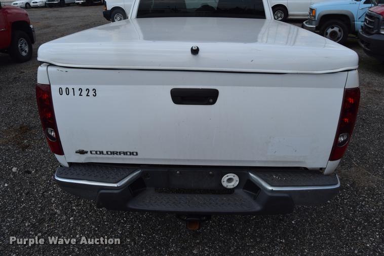 image for item L2519 2006 Chevrolet Colorado Ext. Cab pickup truck