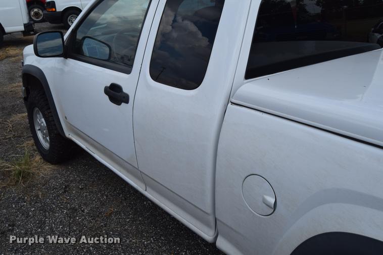 image for item L2519 2006 Chevrolet Colorado Ext. Cab pickup truck