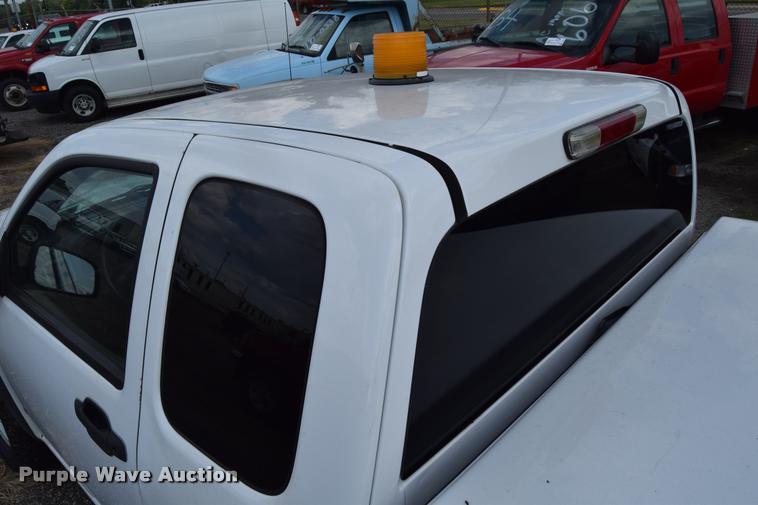 image for item L2519 2006 Chevrolet Colorado Ext. Cab pickup truck