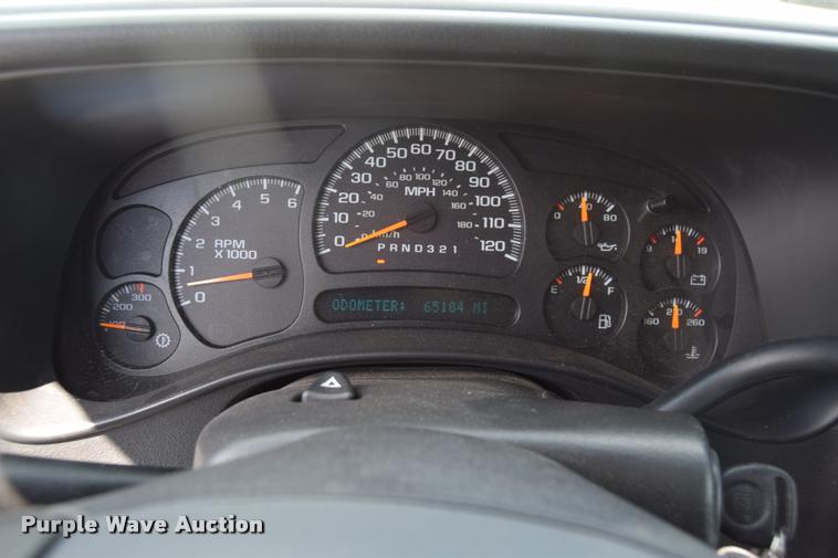 image for item L2520 2006 Chevrolet Silverado 2500HD Crew Cab pickup truck