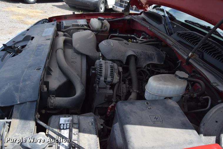 image for item L2520 2006 Chevrolet Silverado 2500HD Crew Cab pickup truck