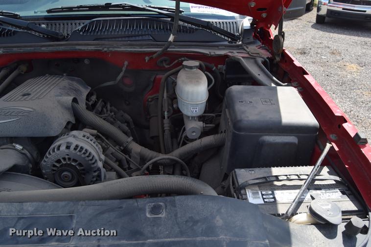 image for item L2520 2006 Chevrolet Silverado 2500HD Crew Cab pickup truck