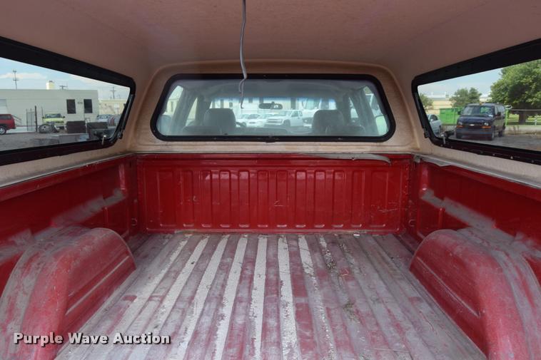 image for item L2520 2006 Chevrolet Silverado 2500HD Crew Cab pickup truck