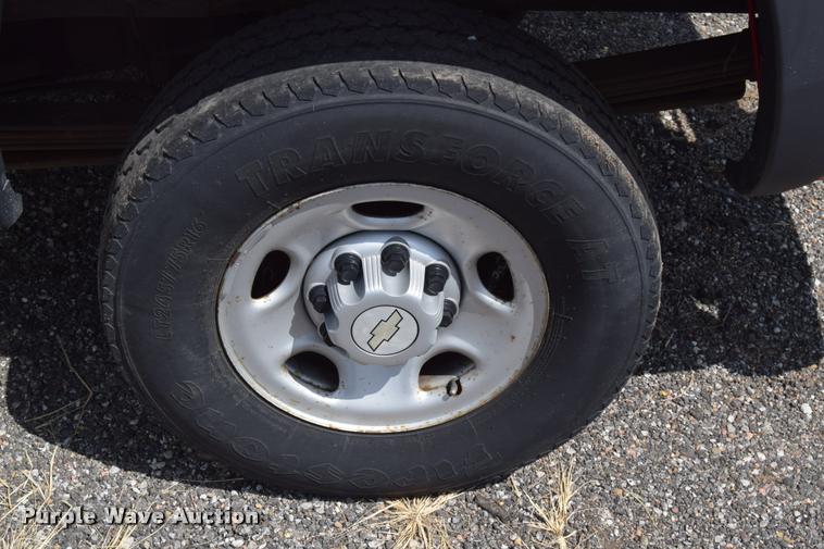 image for item L2520 2006 Chevrolet Silverado 2500HD Crew Cab pickup truck