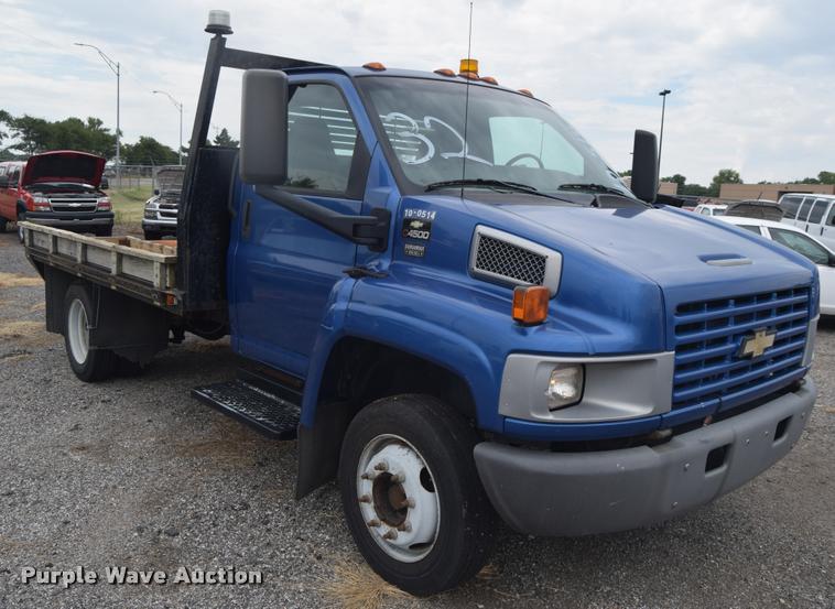 image for item L2521 2003 Chevrolet C4500 flatbed truck