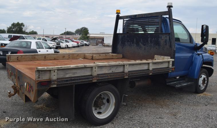image for item L2521 2003 Chevrolet C4500 flatbed truck