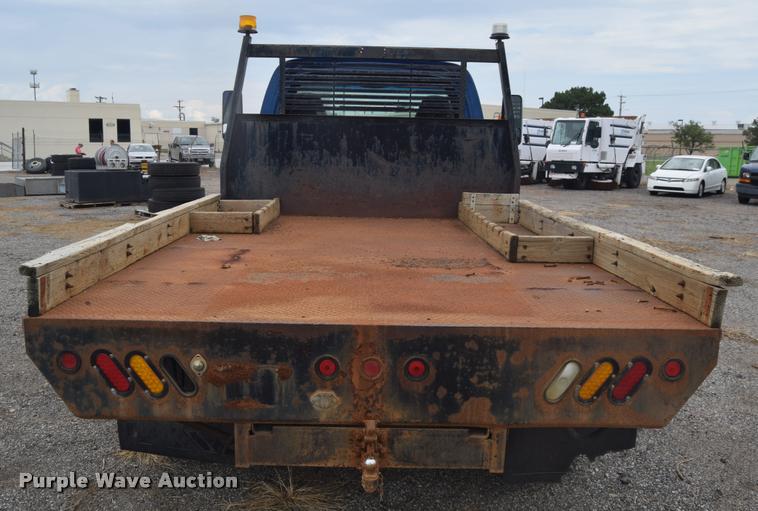 image for item L2521 2003 Chevrolet C4500 flatbed truck