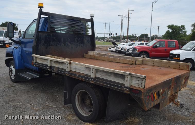 image for item L2521 2003 Chevrolet C4500 flatbed truck