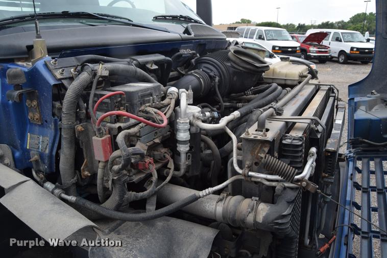 image for item L2521 2003 Chevrolet C4500 flatbed truck