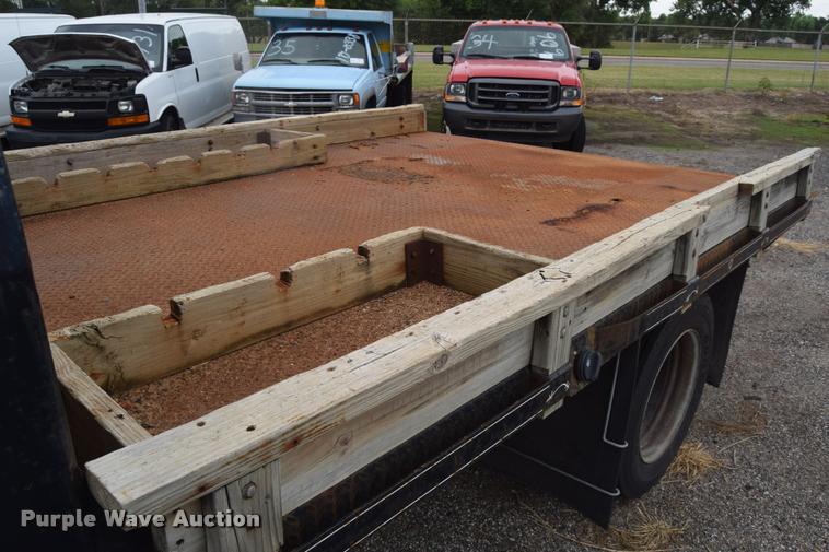 image for item L2521 2003 Chevrolet C4500 flatbed truck