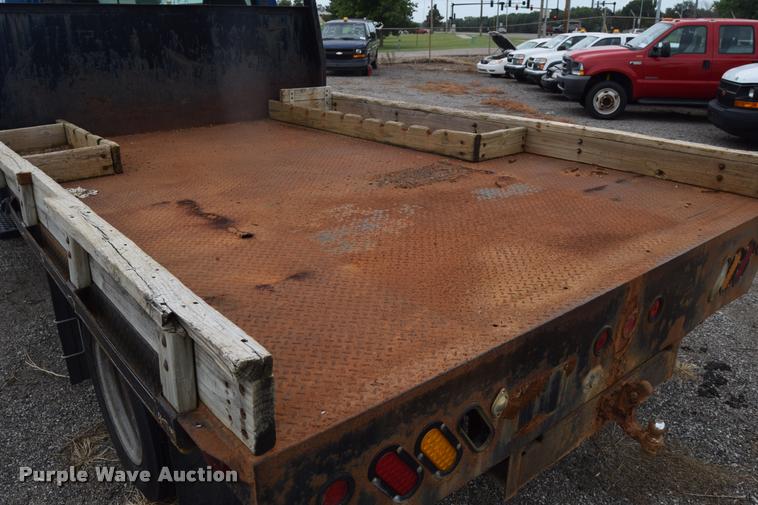 image for item L2521 2003 Chevrolet C4500 flatbed truck