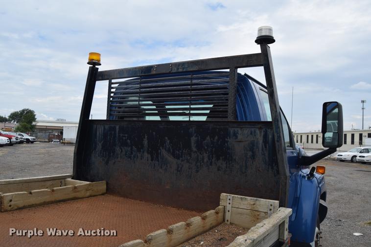 image for item L2521 2003 Chevrolet C4500 flatbed truck